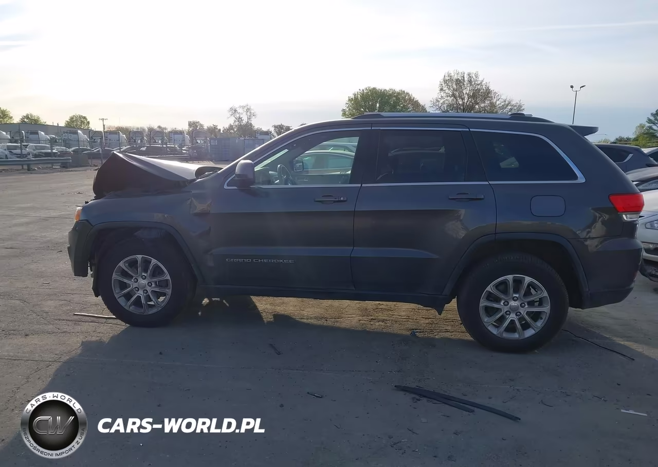 2015 Jeep Grand Cherokee Laredo VIN:1C4RJEAGXFC235770 - 14