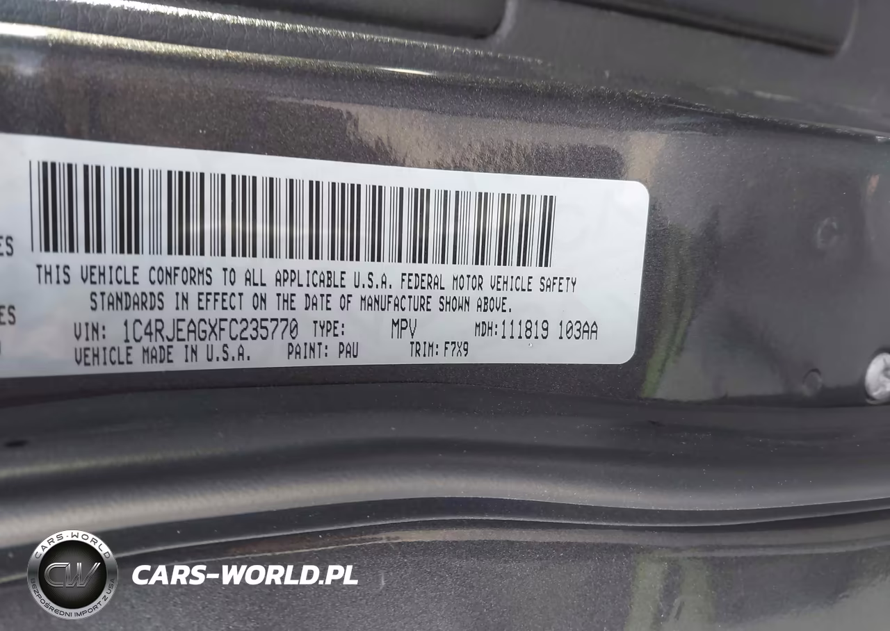 2015 Jeep Grand Cherokee Laredo VIN:1C4RJEAGXFC235770 - 9