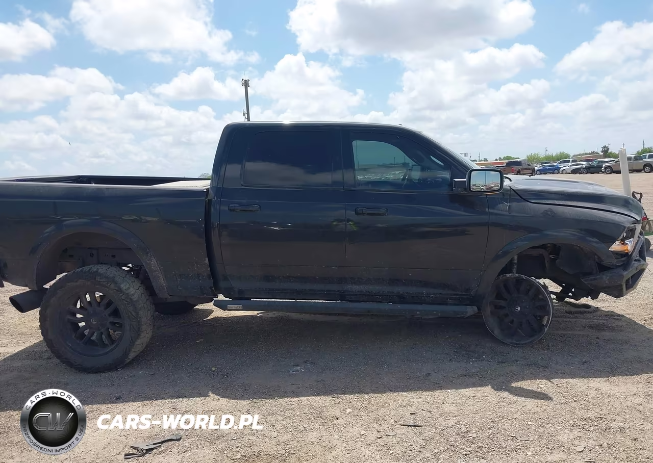 2018 Ram 2500 Laramie 4X4 6'4 Box VIN:3C6UR5FL0JG405981 - 13