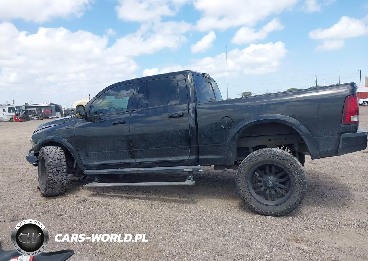 2018 Ram 2500 Laramie 4X4 6'4 Box VIN:3C6UR5FL0JG405981 - 14