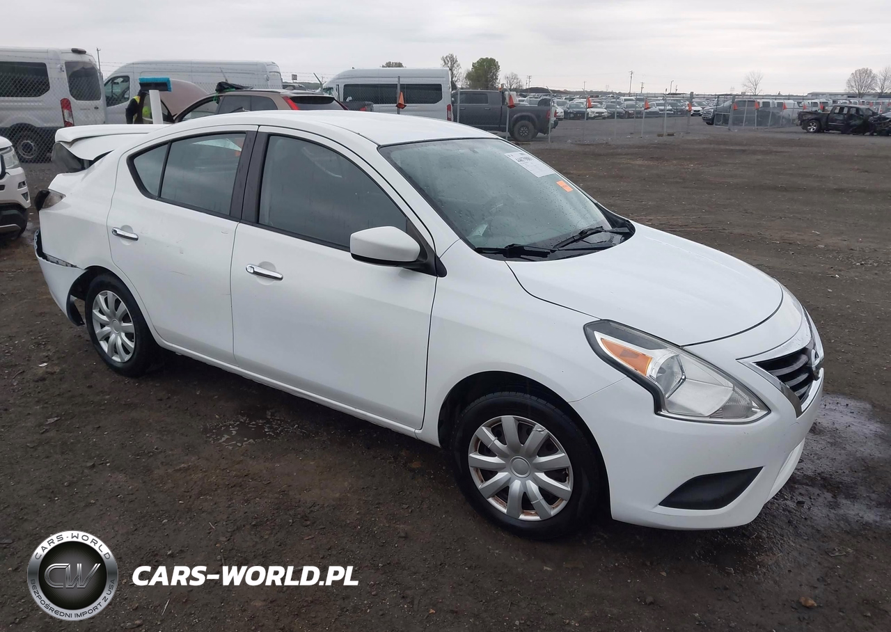 2015 Nissan Versa 1.6 Sv