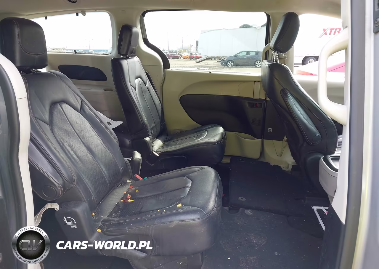 2018 Chrysler Pacifica Touring L VIN:2C4RC1BG9JR261150 - 8