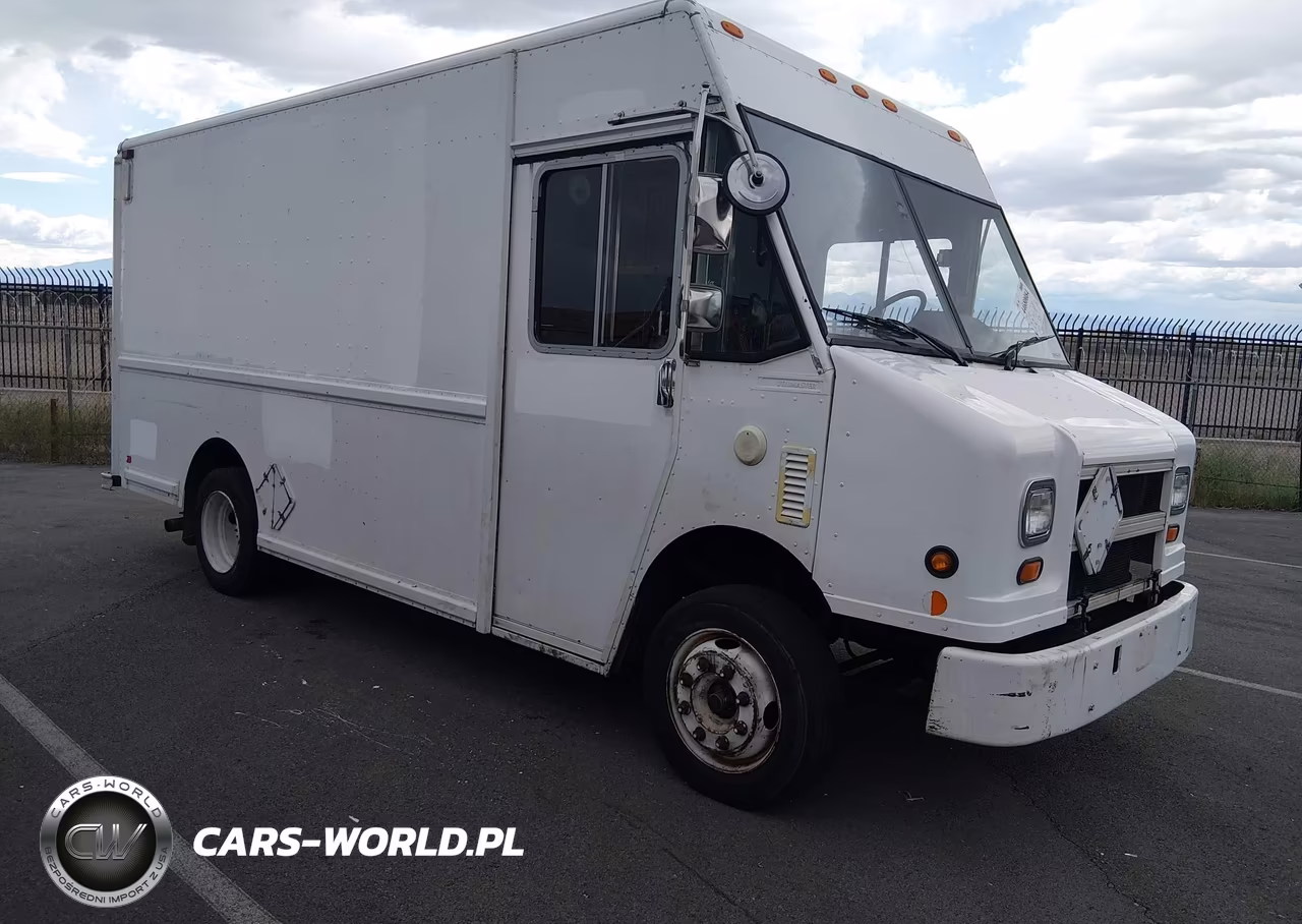 2004 Freightliner Chassis M Line Walk-In Van