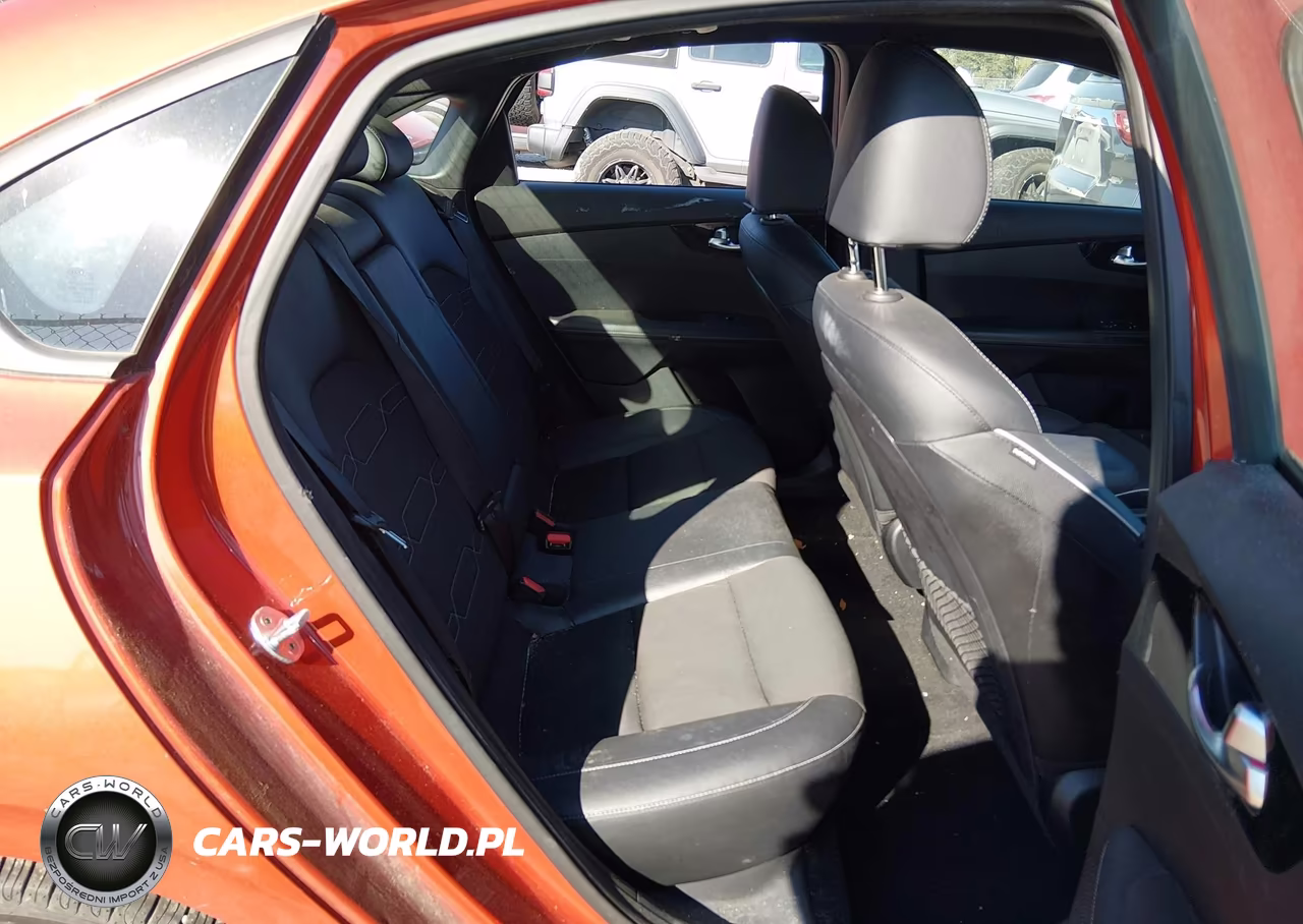 2020 Kia Forte Gt-Line VIN:3KPF34ADXLE141602 - 8