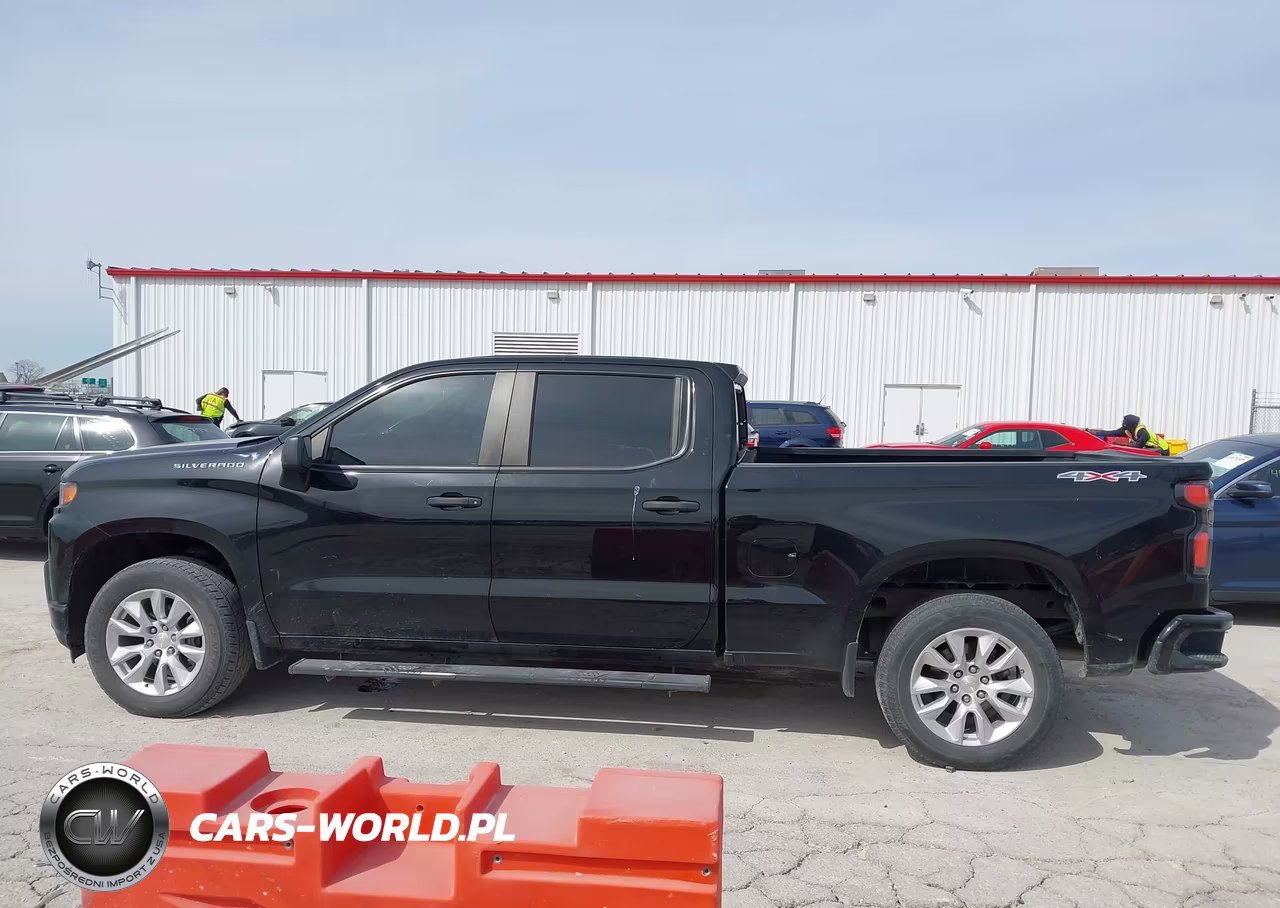 2020 Chevrolet Silverado 1500 Custom VIN:1GCUYBEF9LZ311185 - 14