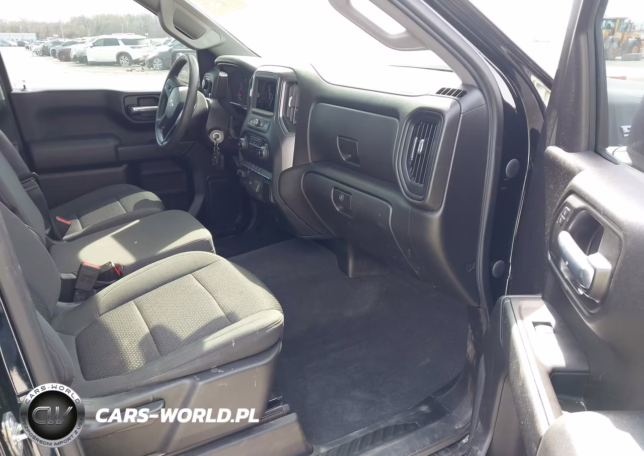2020 Chevrolet Silverado 1500 Custom VIN:1GCUYBEF9LZ311185 - 5
