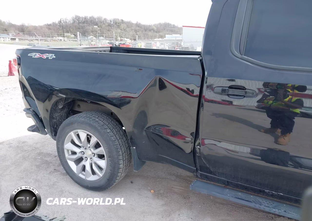 2020 Chevrolet Silverado 1500 Custom VIN:1GCUYBEF9LZ311185 - 6