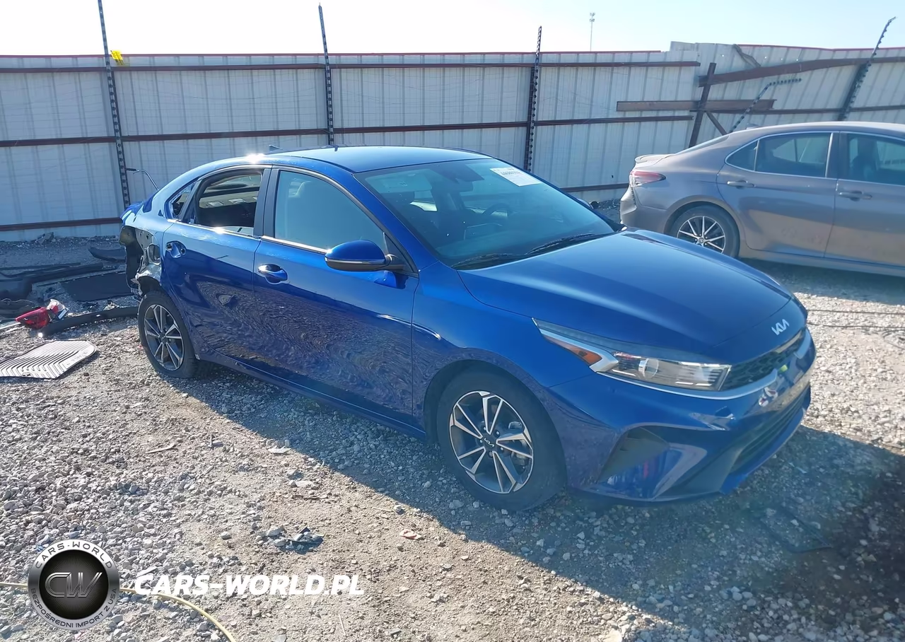 2023 Kia Forte Lxs