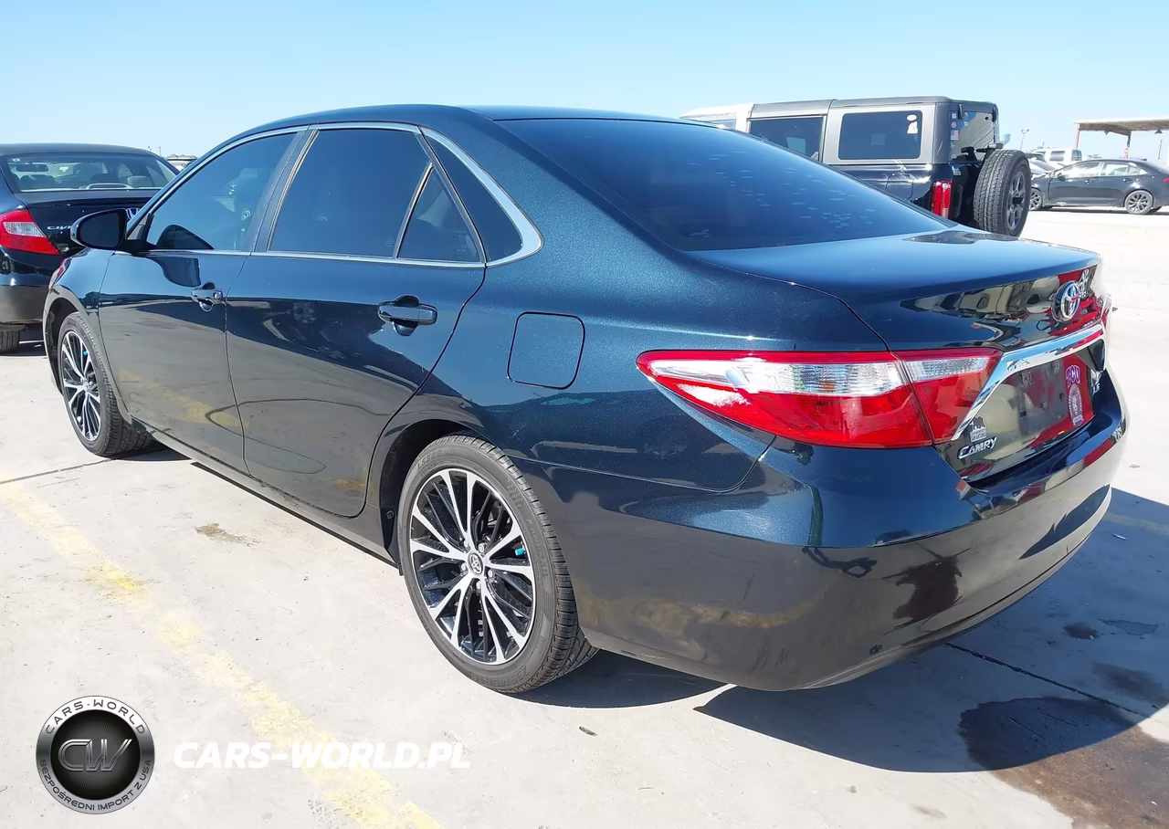 2017 Toyota Camry Le VIN:4T1BF1FK5HU311364 - 3