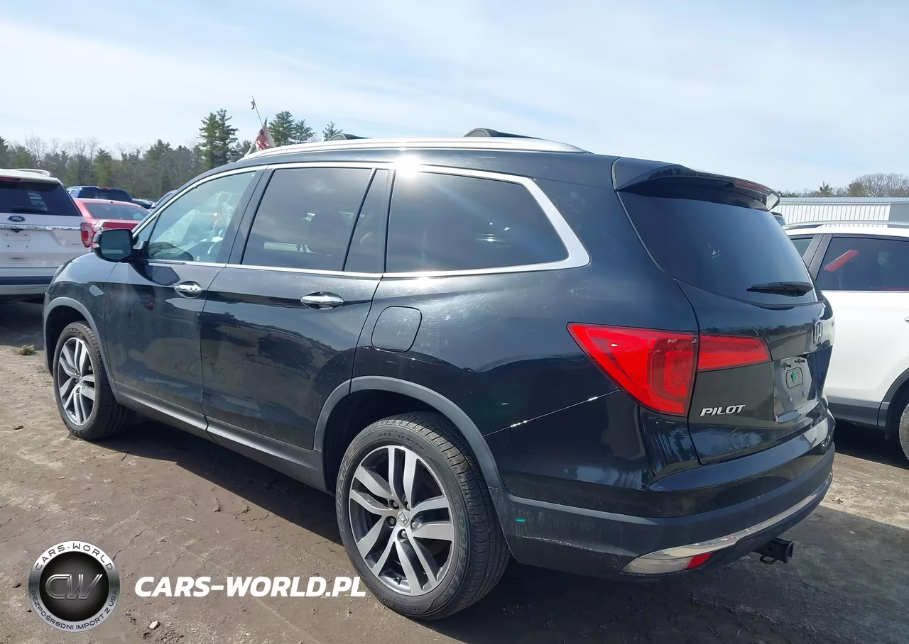 2017 Honda Pilot Touring VIN:5FNYF6H94HB094422 - 3