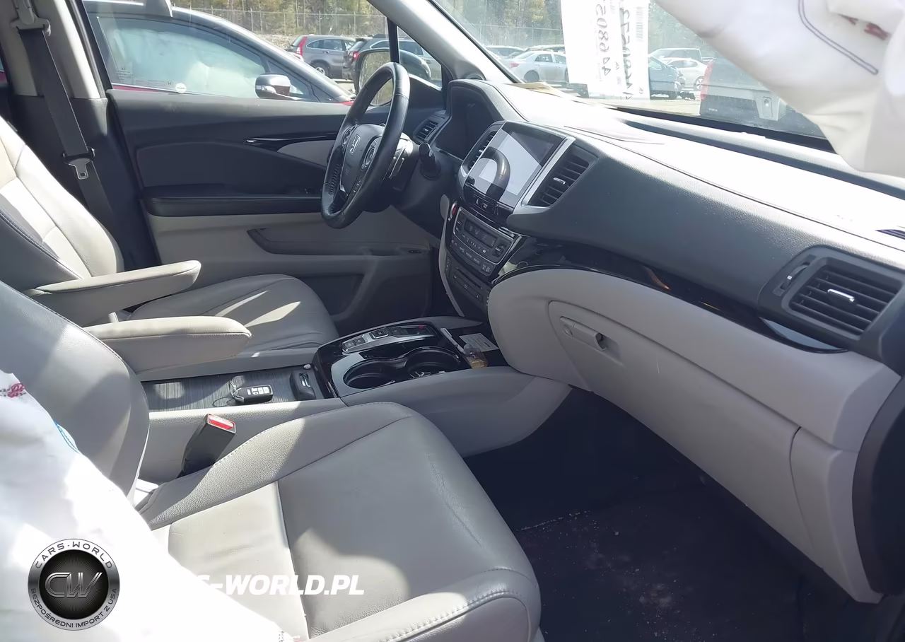 2017 Honda Pilot Touring VIN:5FNYF6H94HB094422 - 5