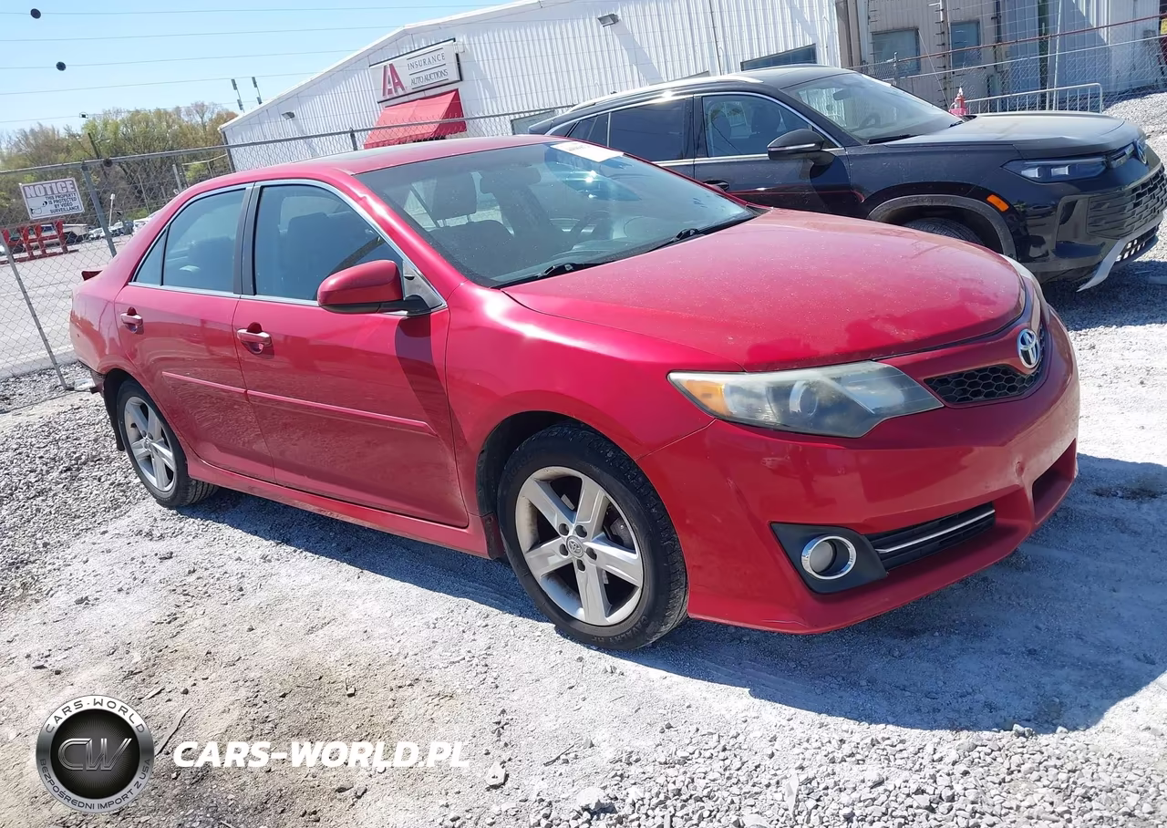 2014 Toyota Camry Se – zdjęcie 1 z 18
