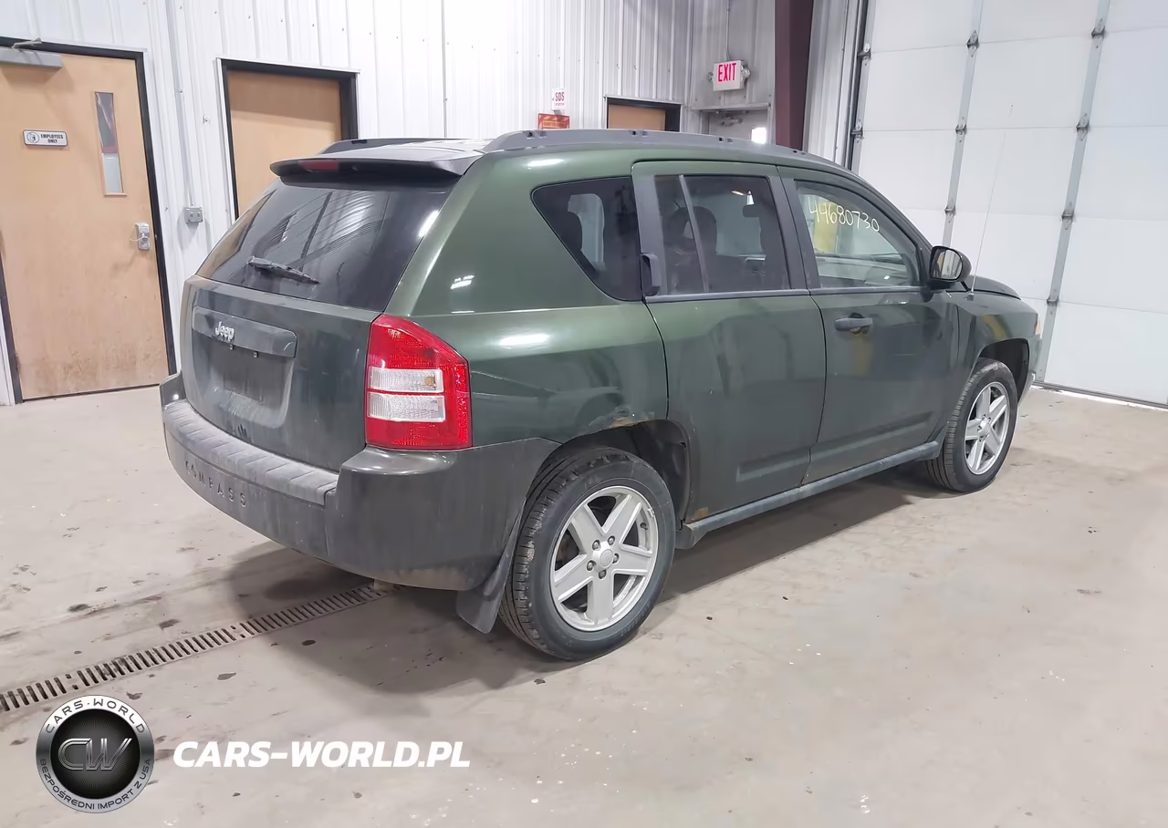 2007 Jeep Compass Sport VIN:1J8FT47WX7D118880 - 4