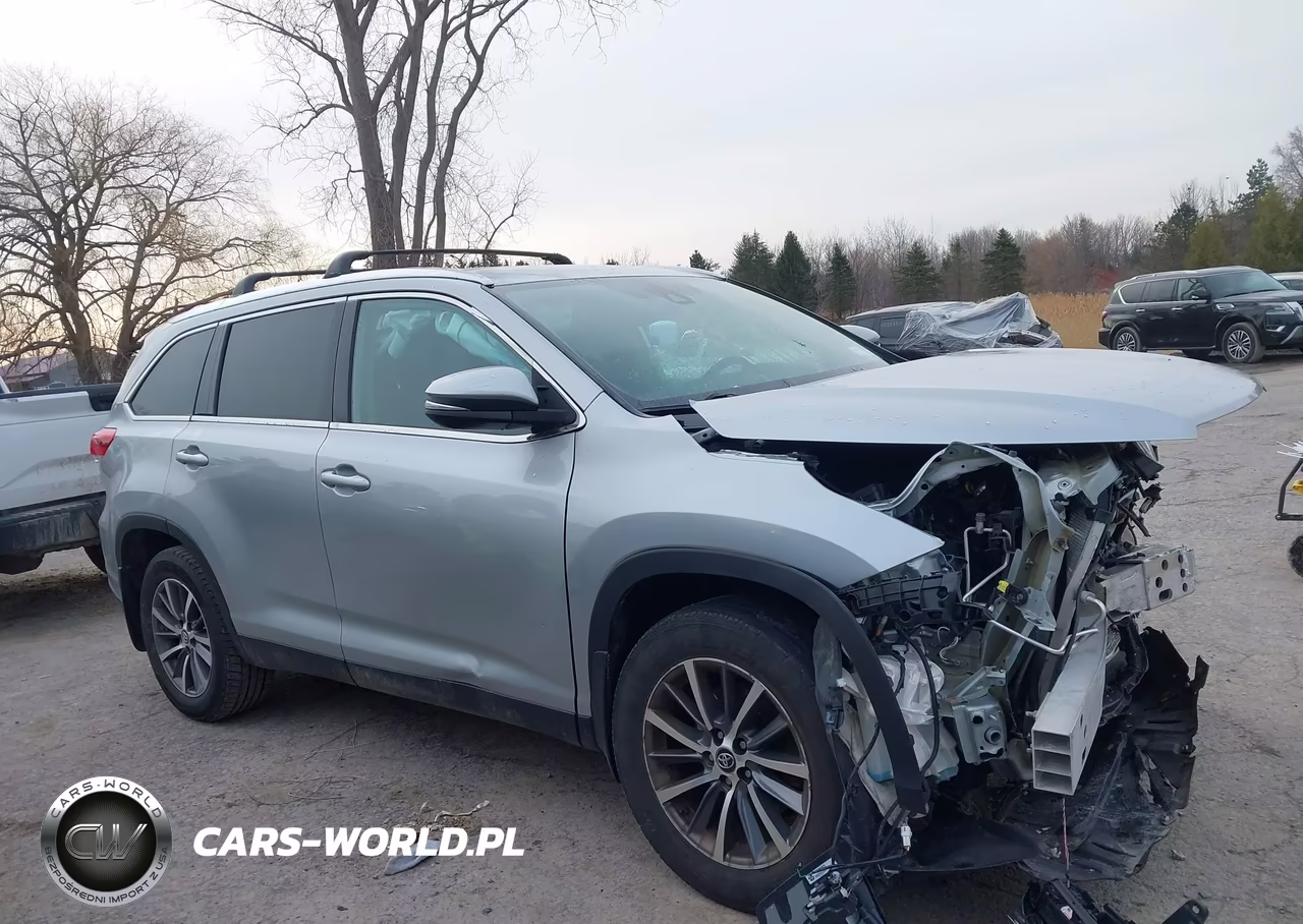 2019 Toyota Highlander Xle VIN:5TDJZRFH4KS590151 - 13