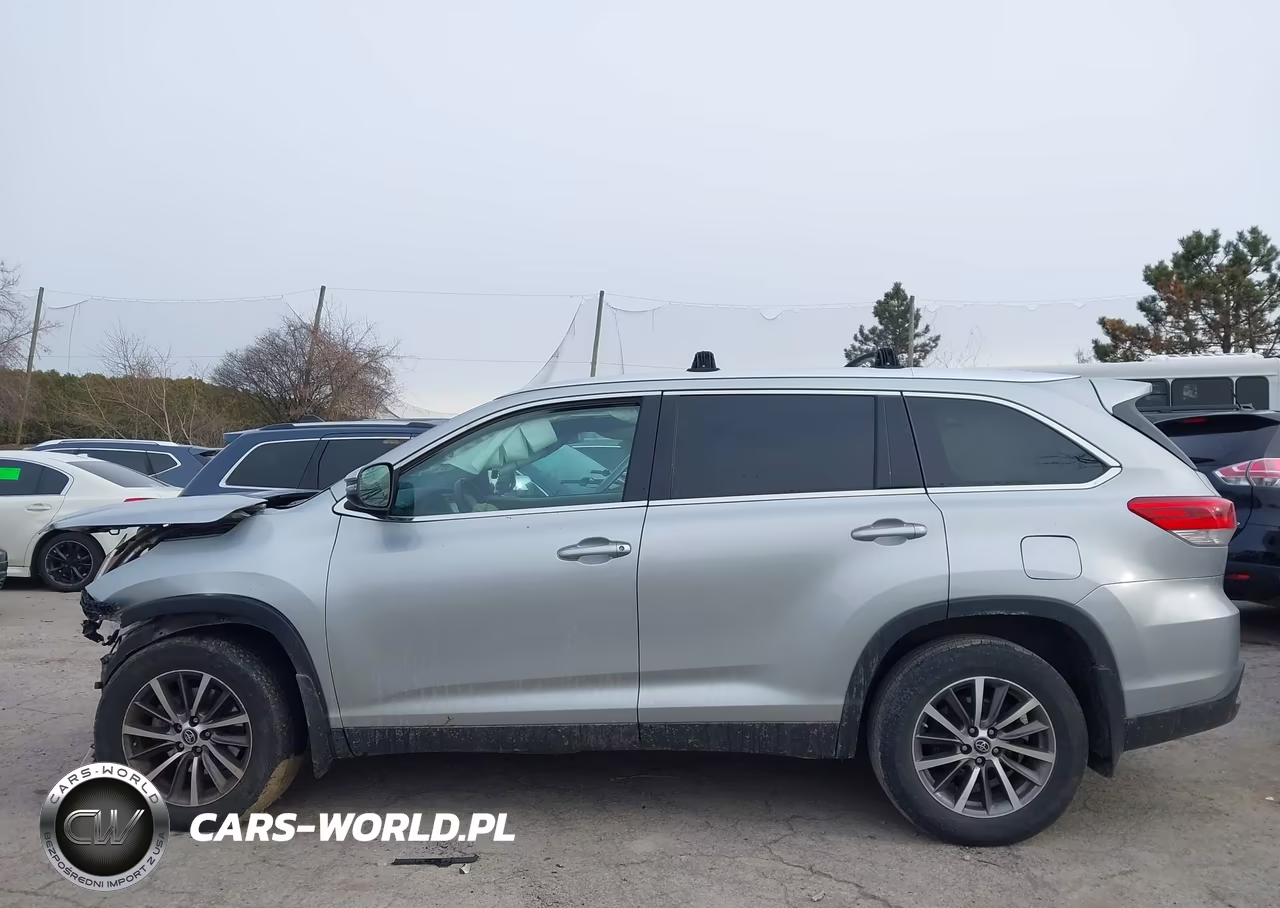 2019 Toyota Highlander Xle VIN:5TDJZRFH4KS590151 - 14