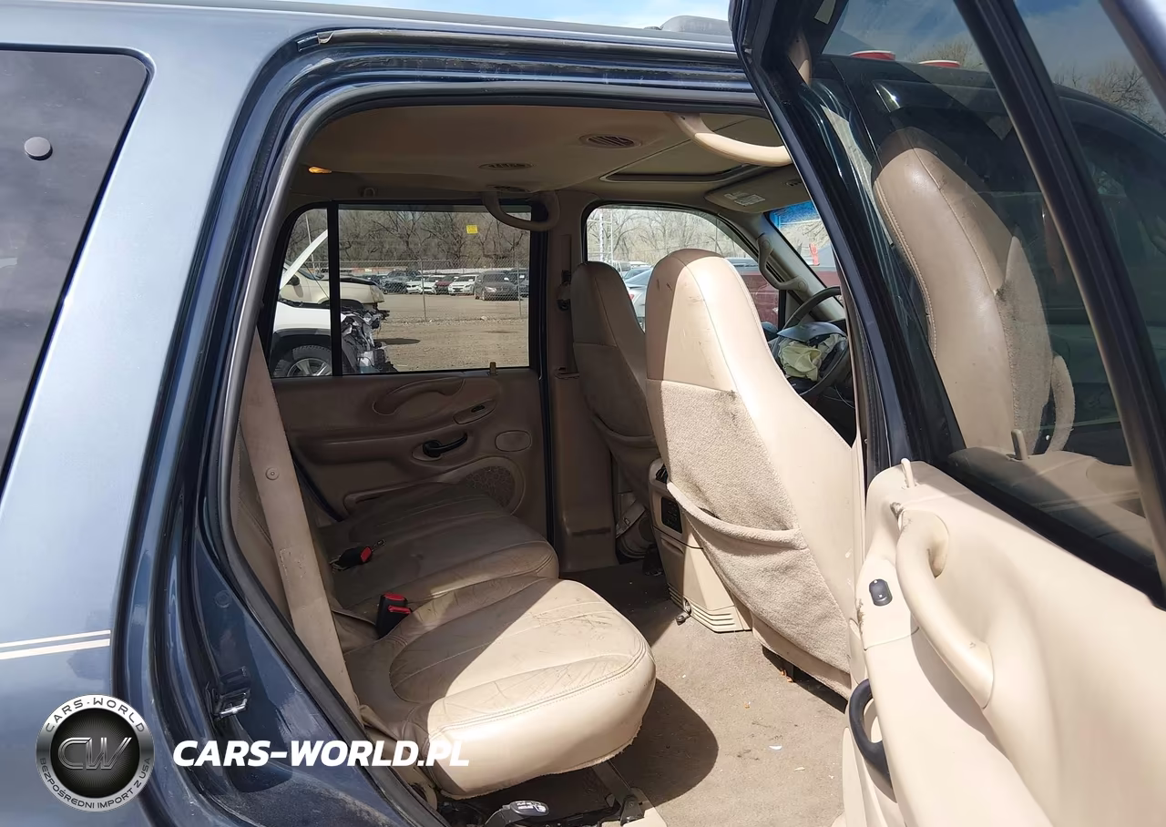 2002 Ford Expedition Eddie Bauer VIN:1FMPU18L82LA58023 - 8