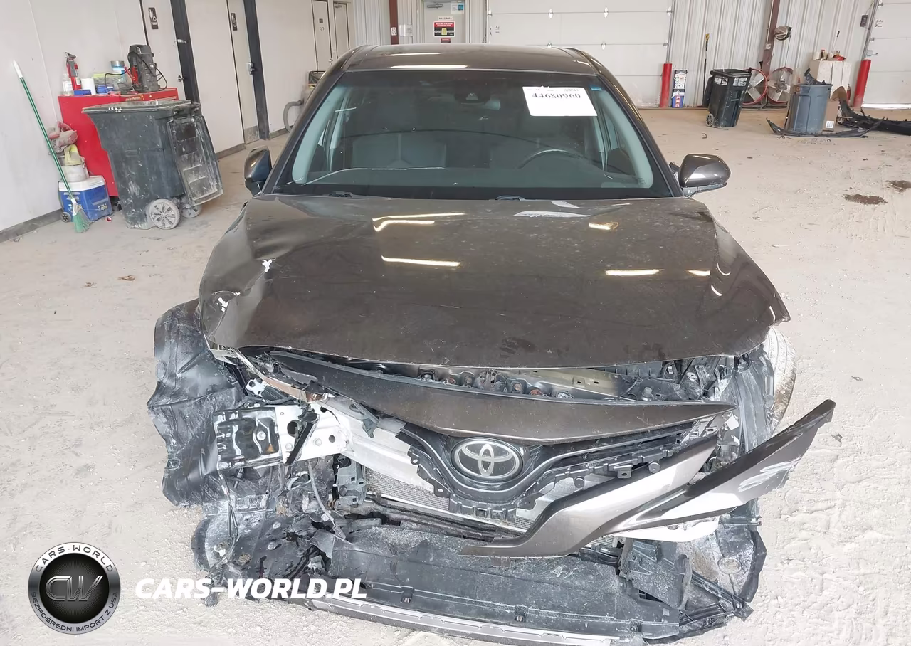 2018 Toyota Camry Le VIN:4T1B11HK2JU056450 - 12