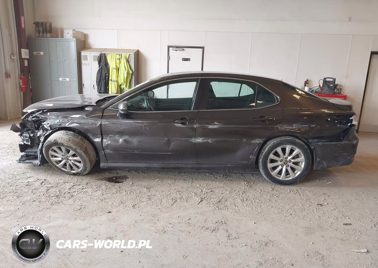 2018 Toyota Camry Le VIN:4T1B11HK2JU056450 - 14