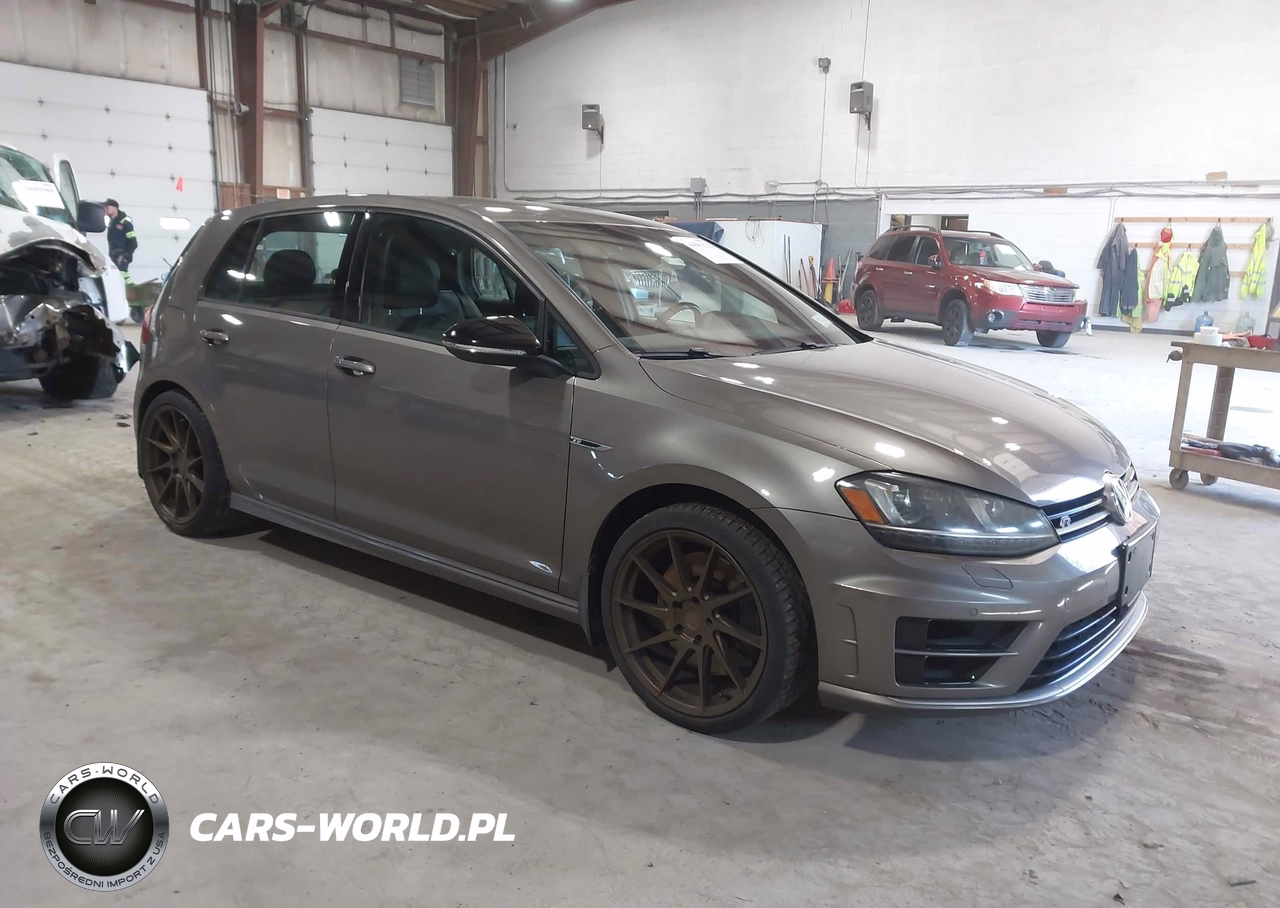 2017 Volkswagen Golf R 4-Door W-Dcc Navigation