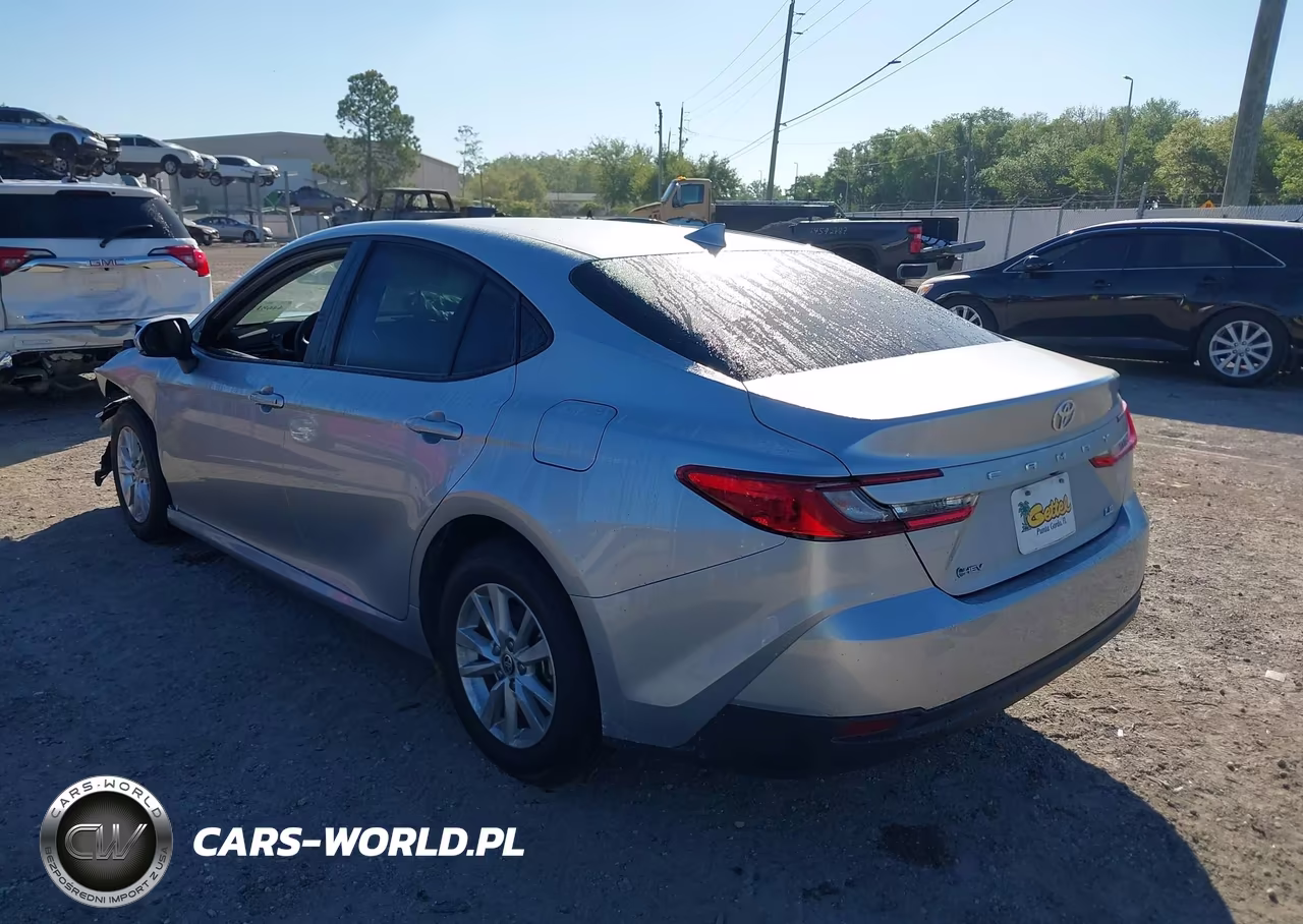 2025 Toyota Camry Le VIN:4T1DAACK1SU587432 - 3