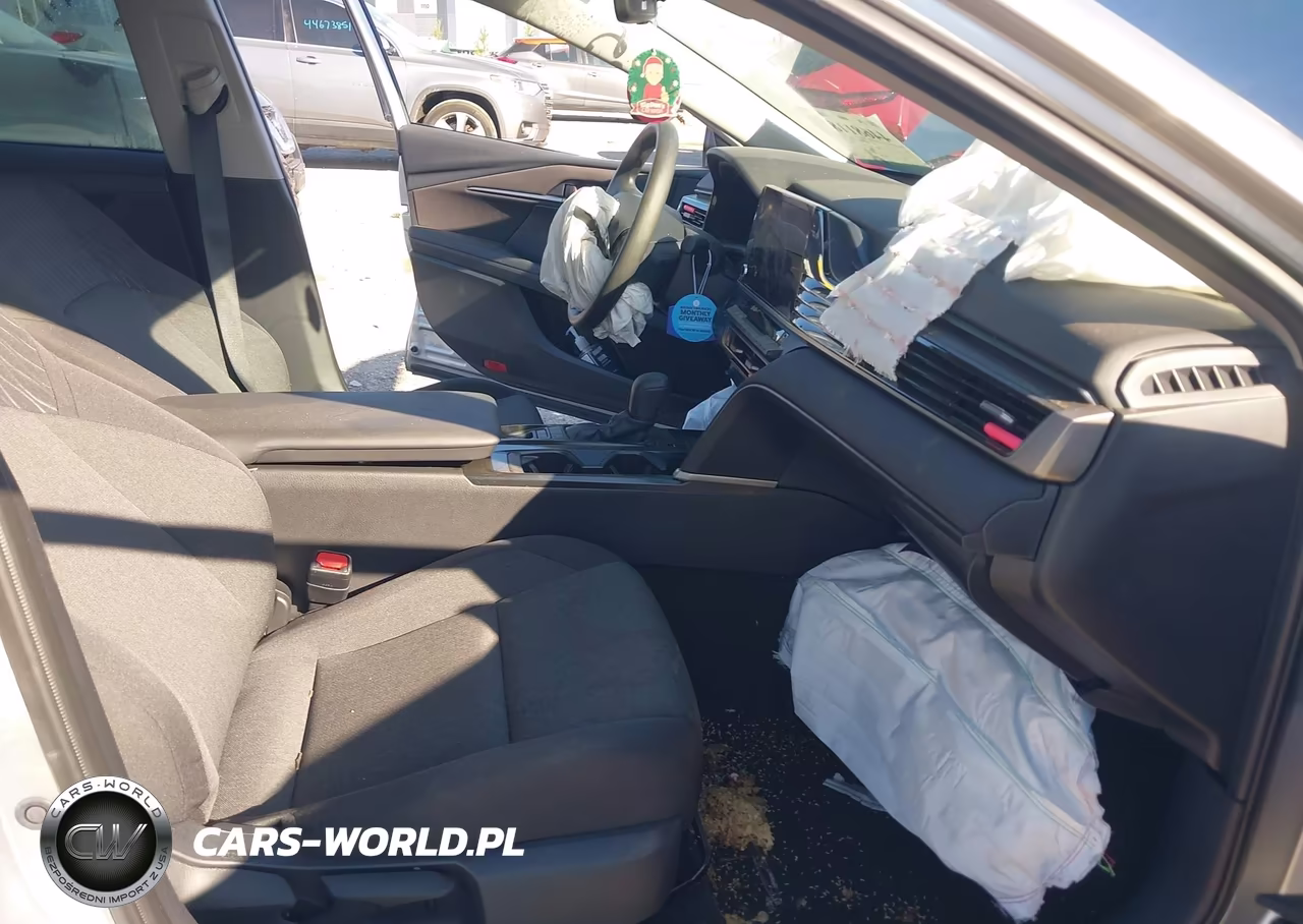2025 Toyota Camry Le VIN:4T1DAACK1SU587432 - 5
