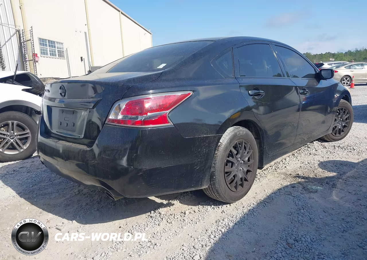2015 Nissan Altima 2.5 VIN:1N4AL3AP9FC496096 - 4