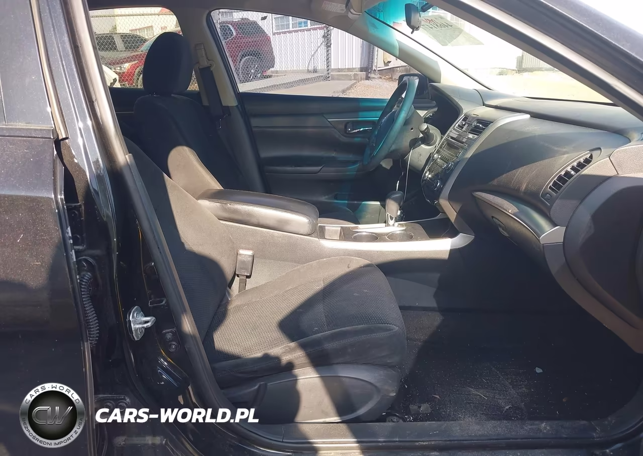 2015 Nissan Altima 2.5 VIN:1N4AL3AP9FC496096 - 5