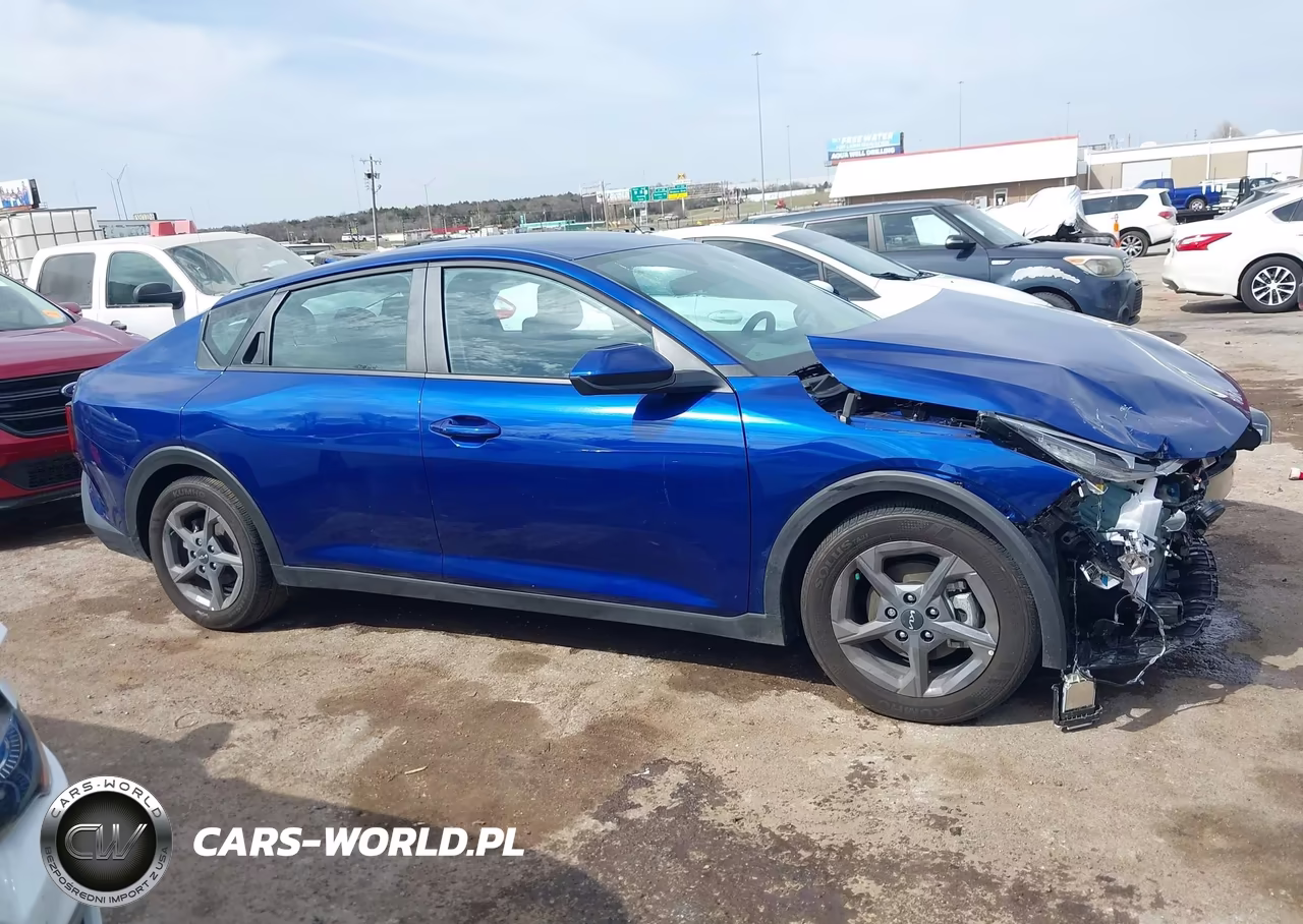2025 Kia K4 Lxs VIN:3KPFT4DE1SE169968 - 14