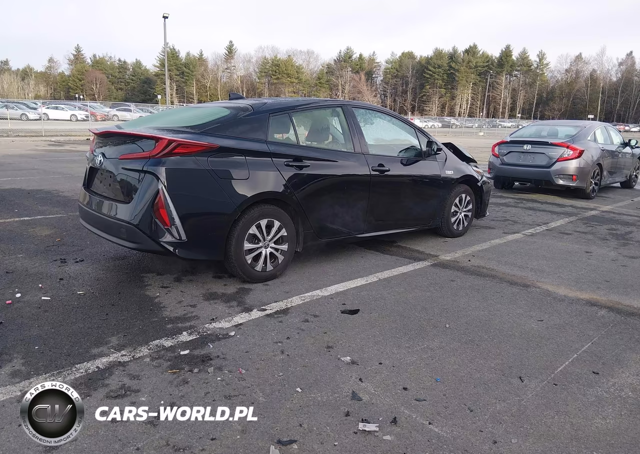 2021 Toyota Prius Prime Le VIN:JTDKAMFP5M3181702 - 4