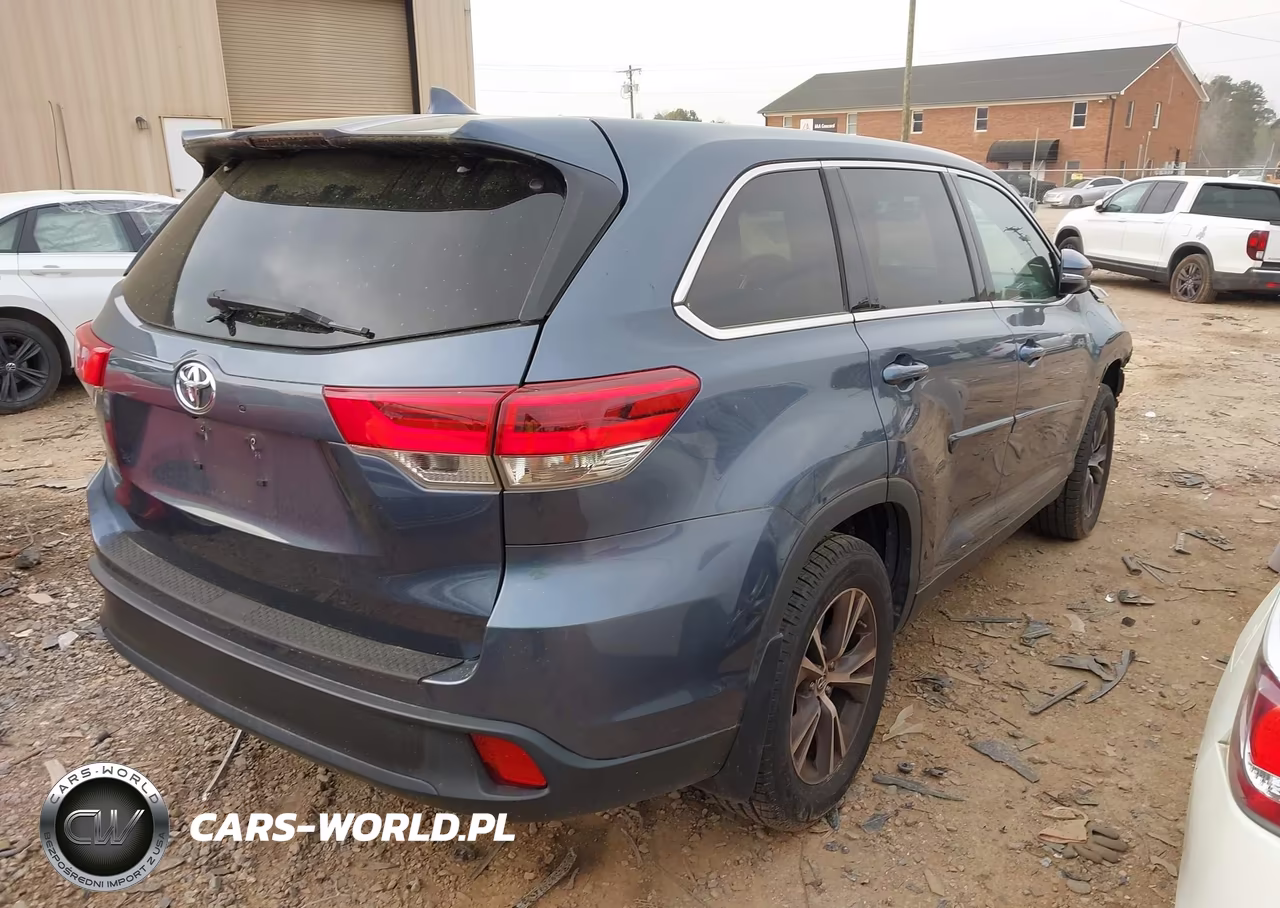 2019 Toyota Highlander Le Plus VIN:5TDBZRFH0KS988543 - 4