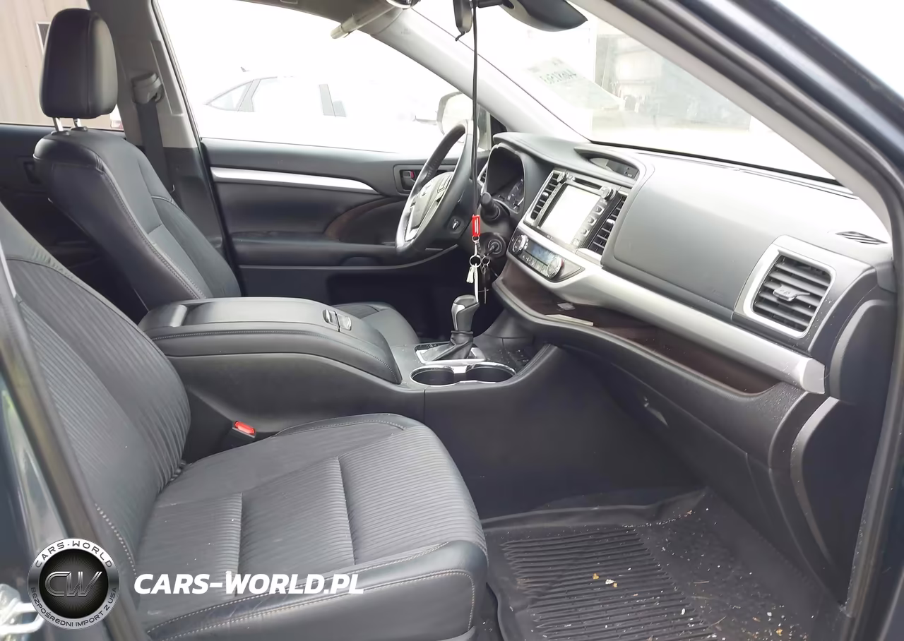 2019 Toyota Highlander Le Plus VIN:5TDBZRFH0KS988543 - 5