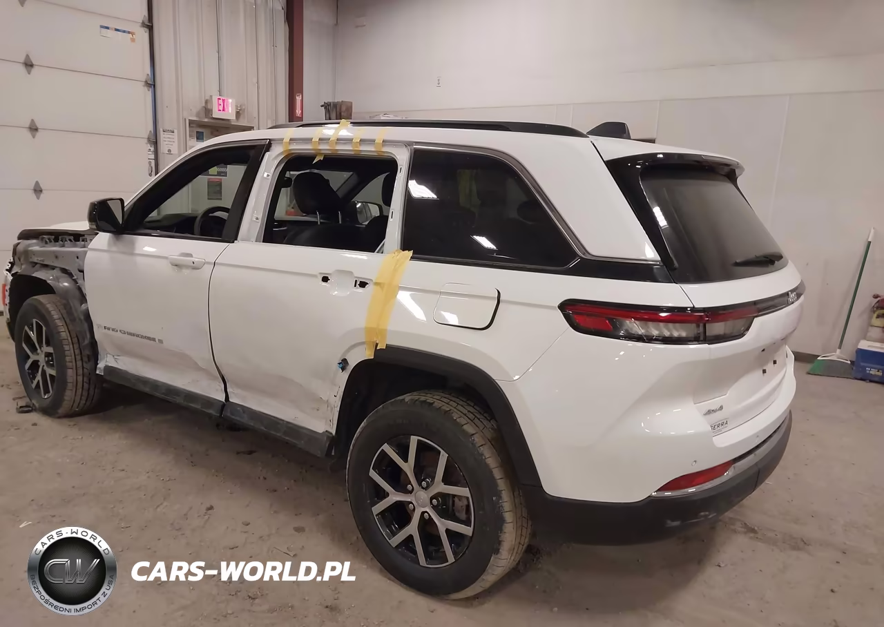 2024 Jeep Grand Cherokee Limited 4X4 VIN:1C4RJHBG9RC178451 - 3