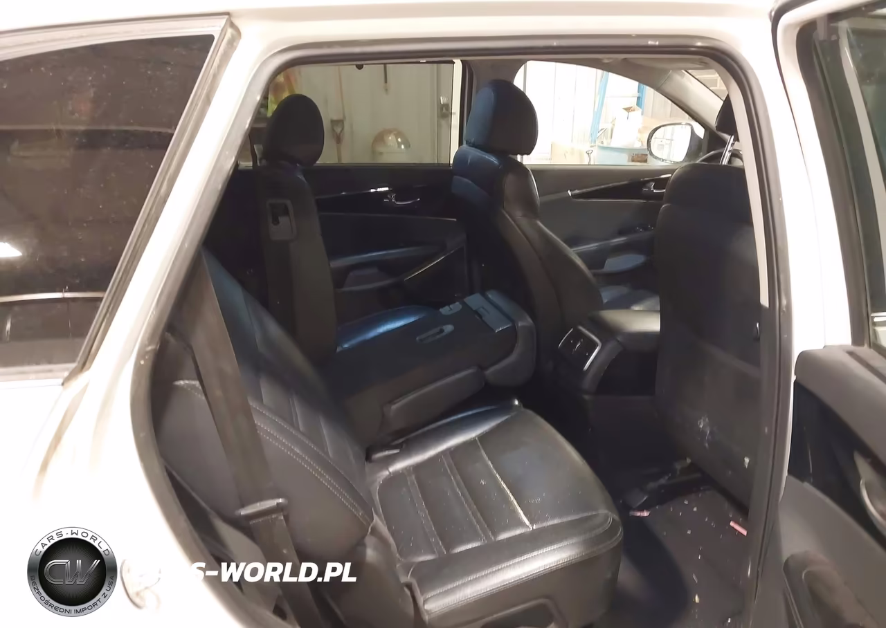 2018 Kia Sorento 3.3L Sx VIN:5XYPKDA53JG366797 - 8
