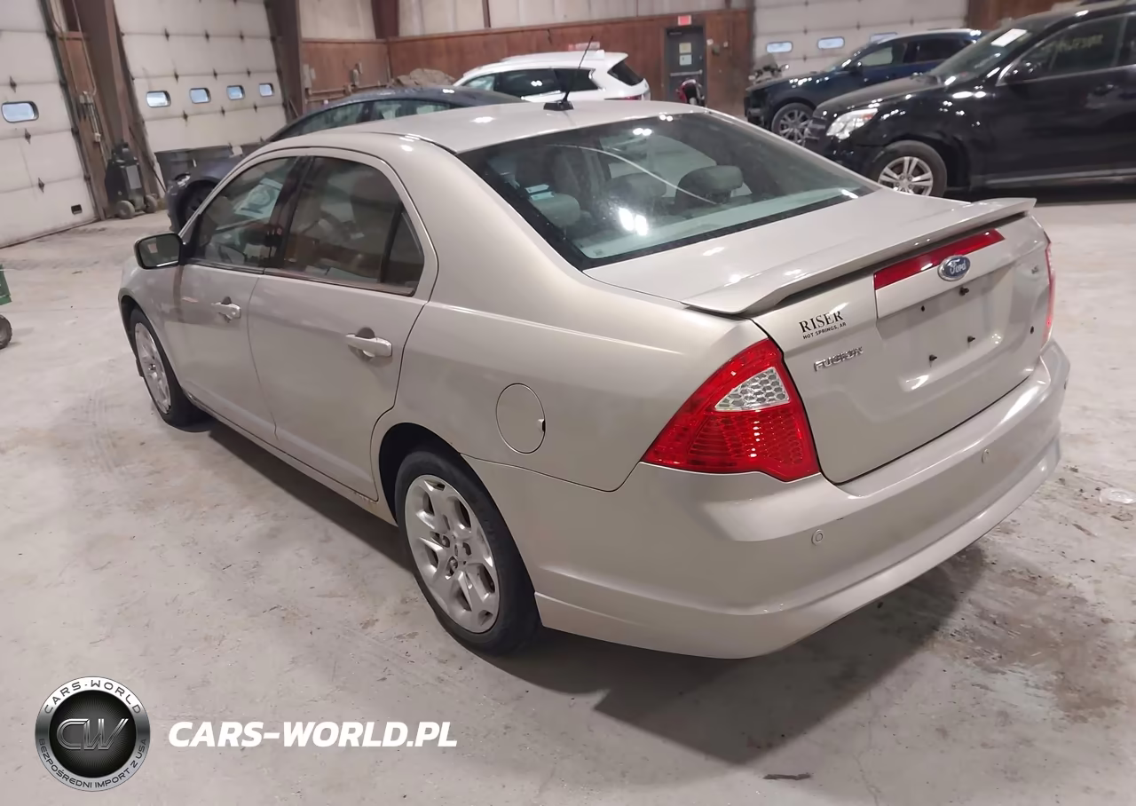 2010 Ford Fusion Se VIN:3FAHP0HA7AR420826 - 3