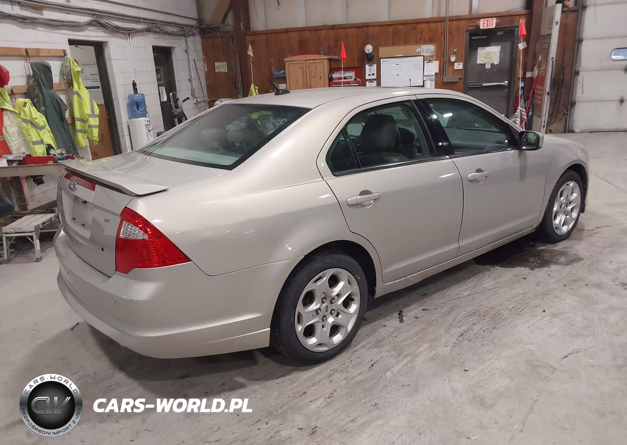 2010 Ford Fusion Se VIN:3FAHP0HA7AR420826 - 4