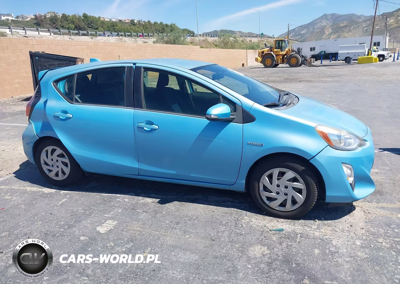 2015 Toyota Prius C Three VIN:JTDKDTB3XF1102480 - 12