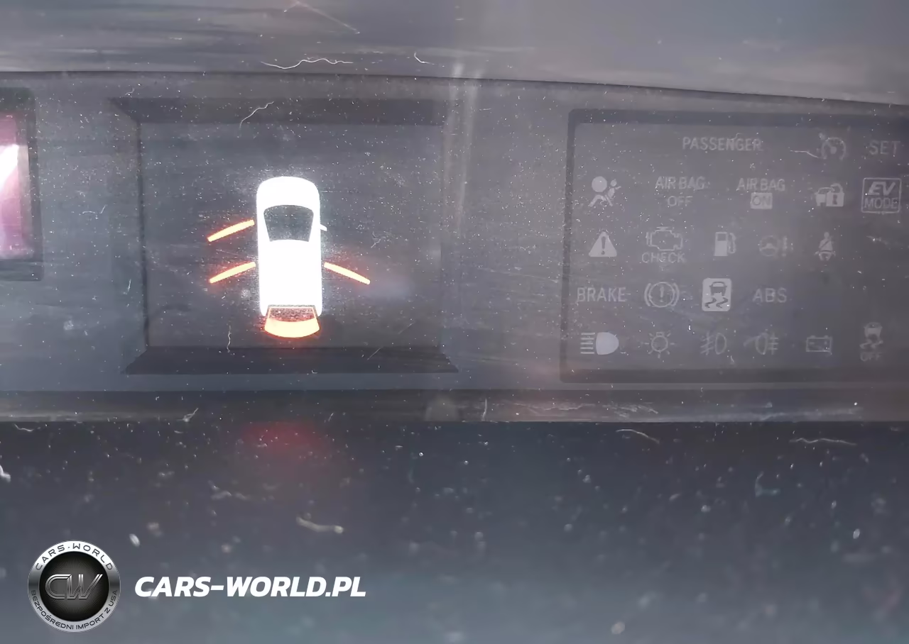 2015 Toyota Prius C Three VIN:JTDKDTB3XF1102480 - 14