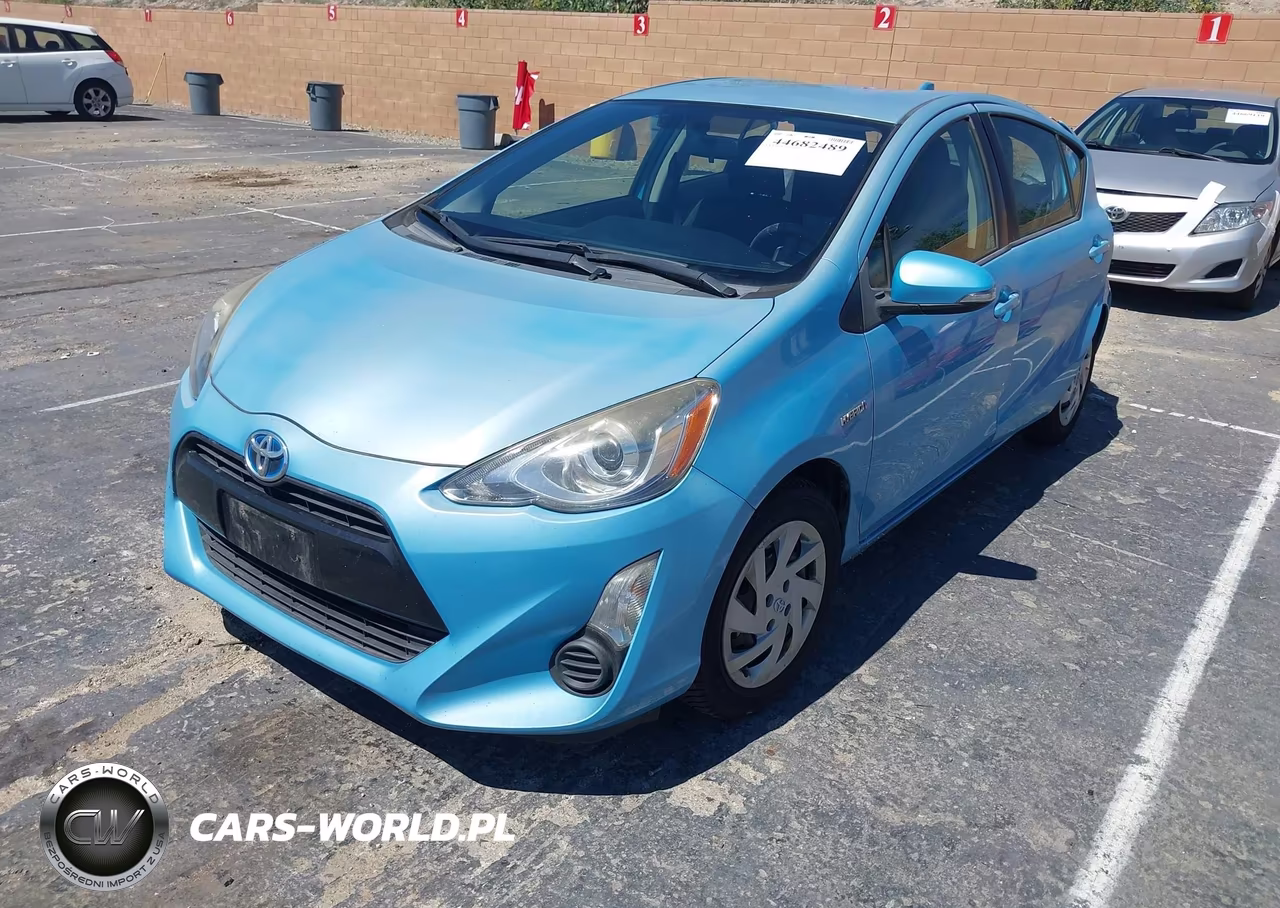 2015 Toyota Prius C Three VIN:JTDKDTB3XF1102480 - 2