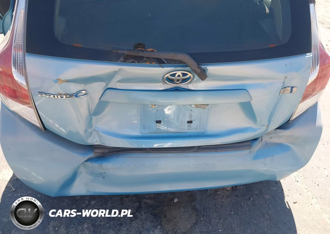 2015 Toyota Prius C Three VIN:JTDKDTB3XF1102480 - 6