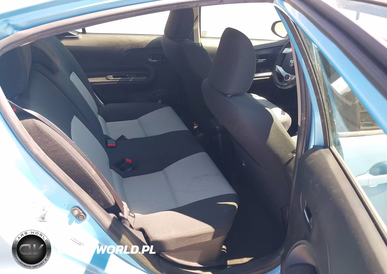 2015 Toyota Prius C Three VIN:JTDKDTB3XF1102480 - 8