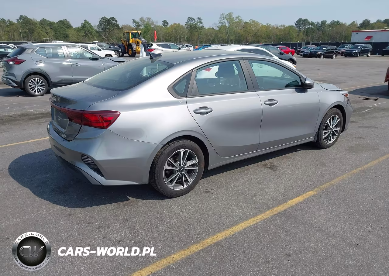 2023 Kia Forte Lxs VIN:3KPF24ADXPE633538 - 4
