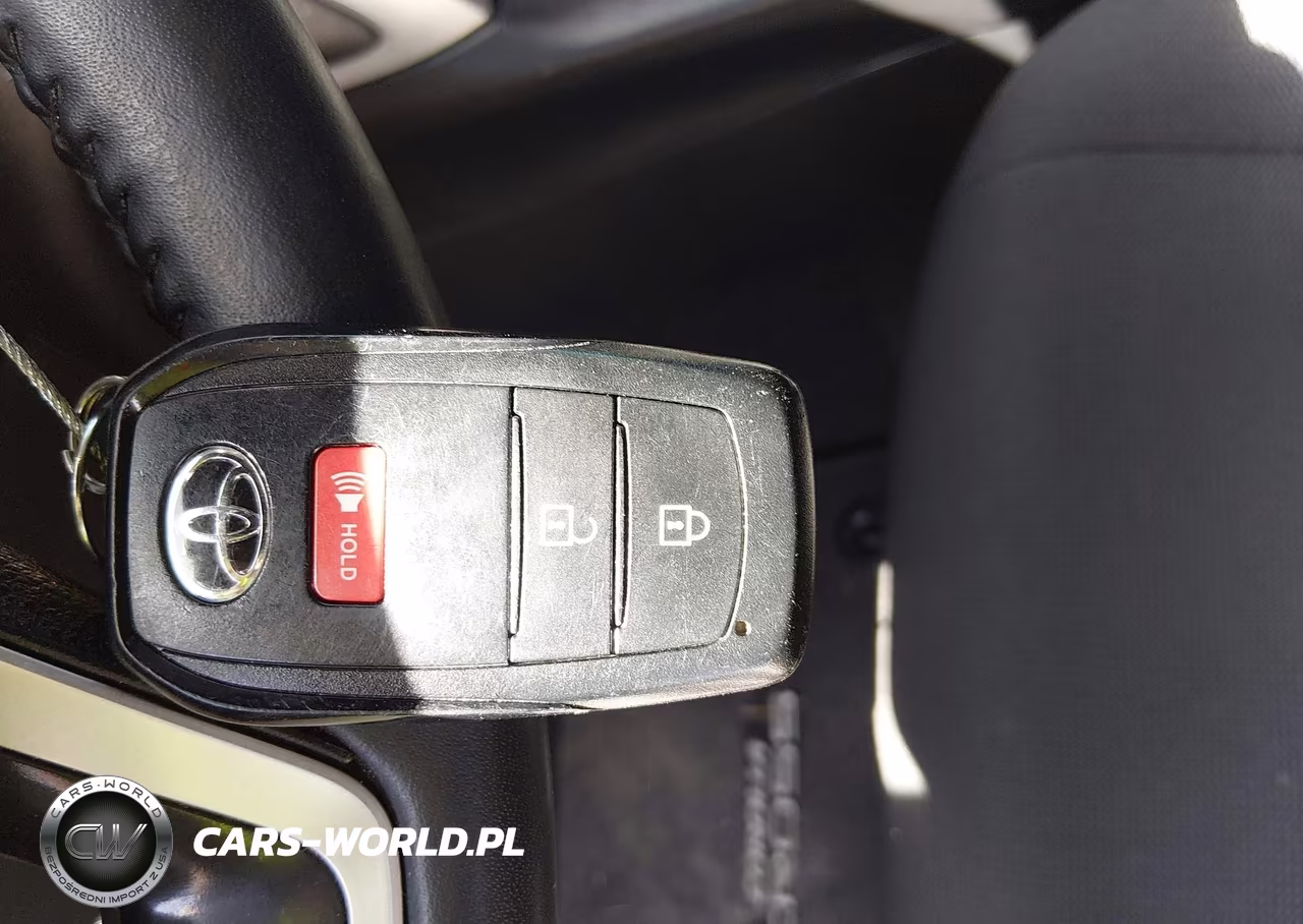 2025 Toyota Corolla Cross Le VIN:7MUCAAAG8SV130402 - 11