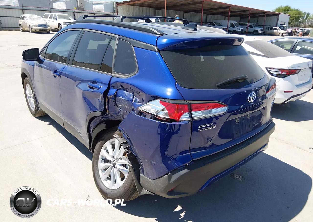 2025 Toyota Corolla Cross Le VIN:7MUCAAAG8SV130402 - 3