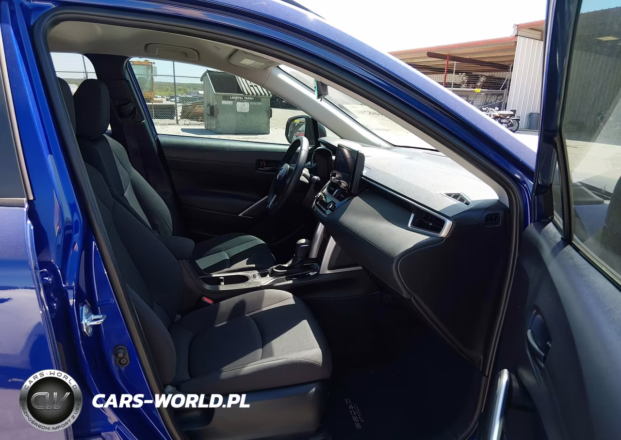 2025 Toyota Corolla Cross Le VIN:7MUCAAAG8SV130402 - 5