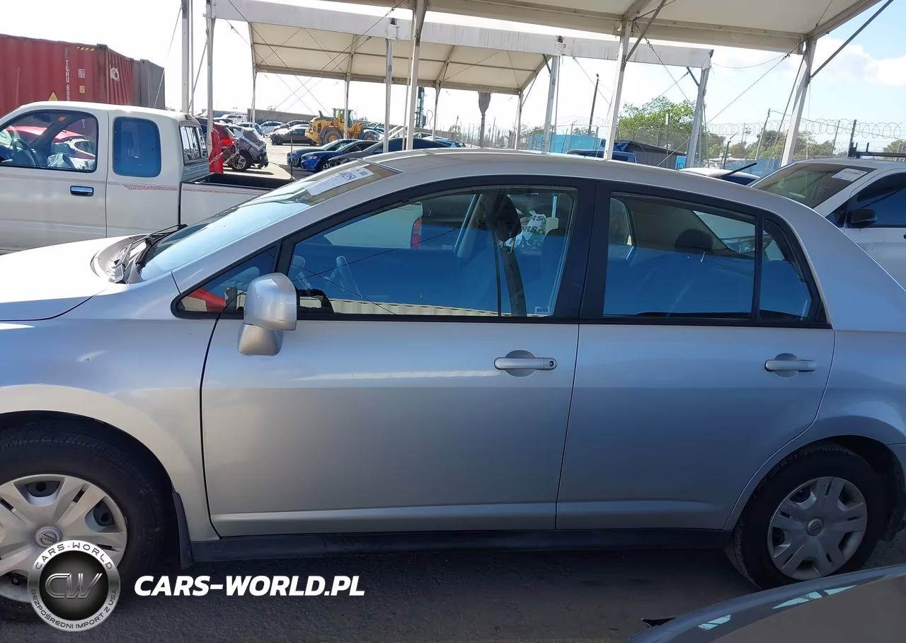 2011 Nissan Versa 1.8S VIN:3N1BC1AP9BL481764 - 14