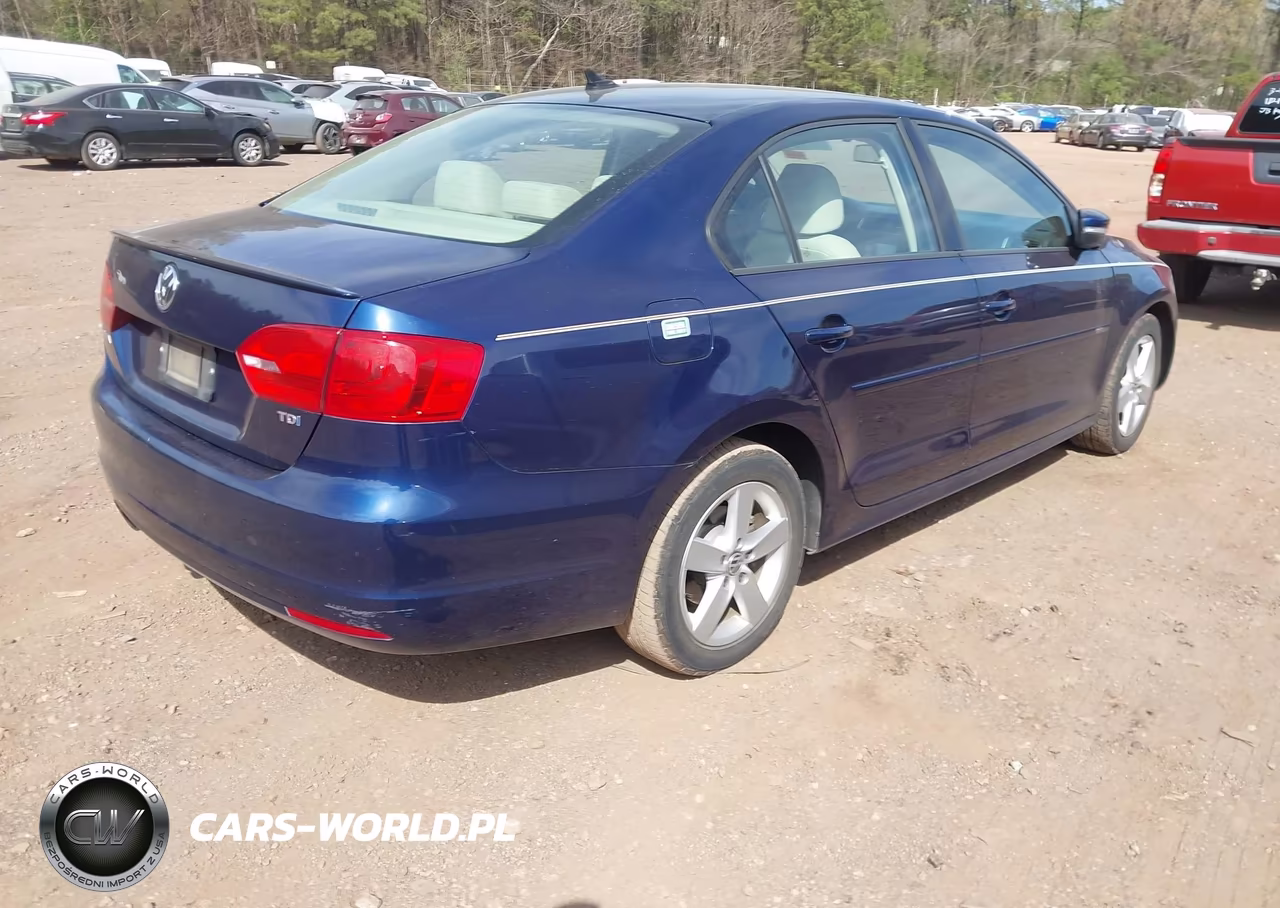 2011 Volkswagen Jetta Tdi VIN:3VWLL7AJ0BM041827 - 4