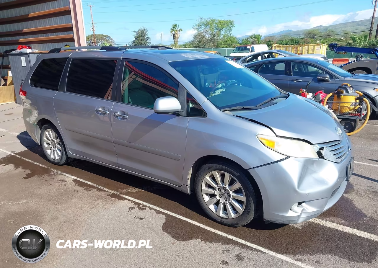 2011 Toyota Sienna Xle V6-Xle V6 Auto Access Seat – zdjęcie 1 z 16