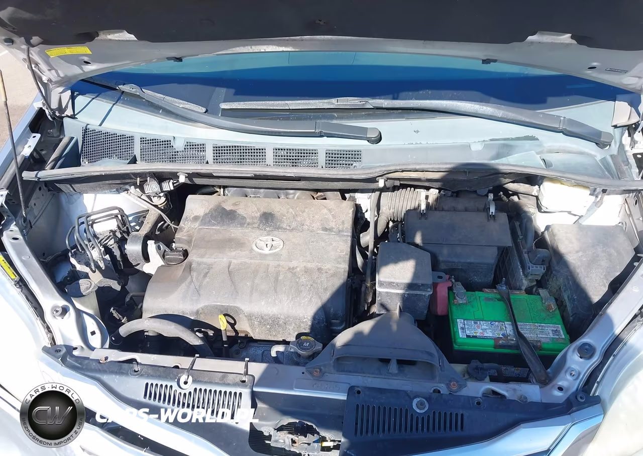 2011 Toyota Sienna Xle V6-Xle V6 Auto Access Seat VIN:5TDYK3DC8BS031791 - 10