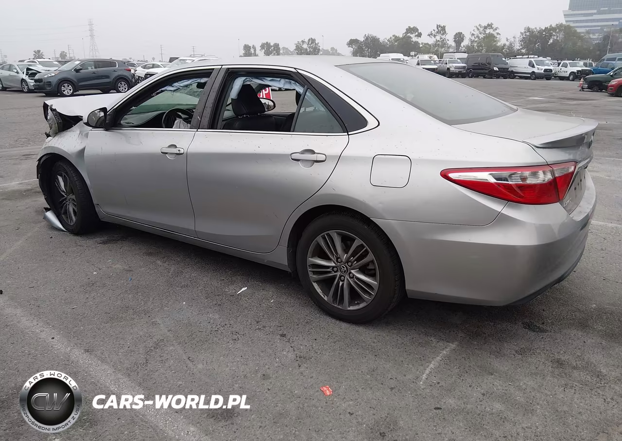2015 Toyota Camry Se VIN:4T1BF1FK2FU012427 - 3