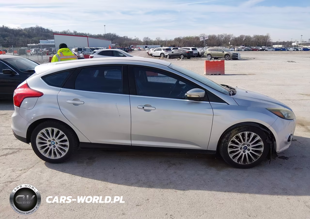 2012 Ford Focus Titanium VIN:1FAHP3N24CL479932 - 13